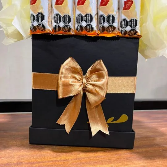 Box con chocolates y golosinas 